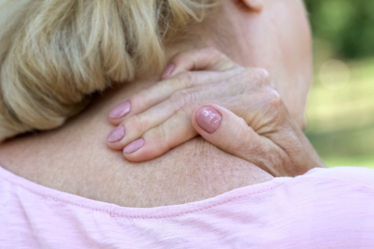 The Advantages of Upper Cervical Care for Seniors Back Pain Relief 