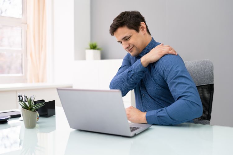 A Cold Shoulder No More: Finding Relief with Chiropractic Care