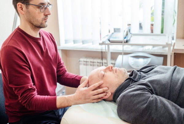 Chiropractic Care May Help Manage Chronic Headaches